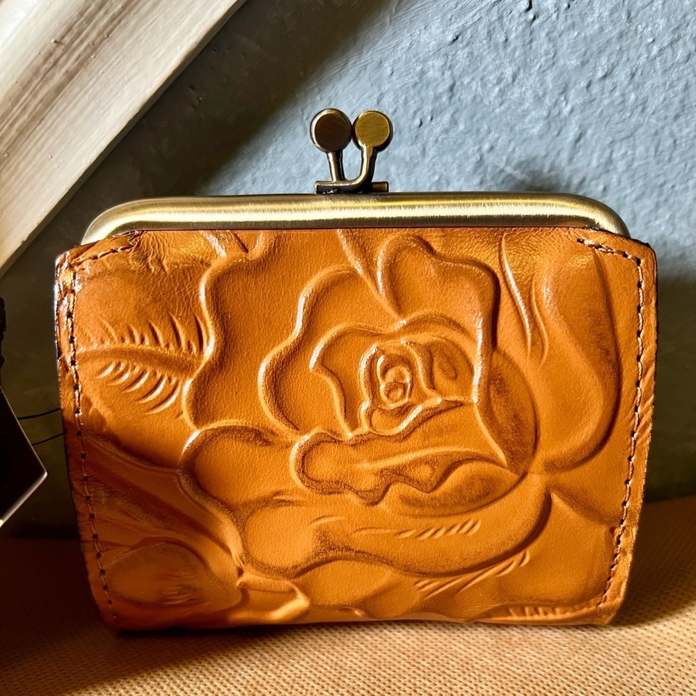 NWT Patricia Nash Casella Rose Tooled Bifold Wallet- Cognac - Picture 2 of 5